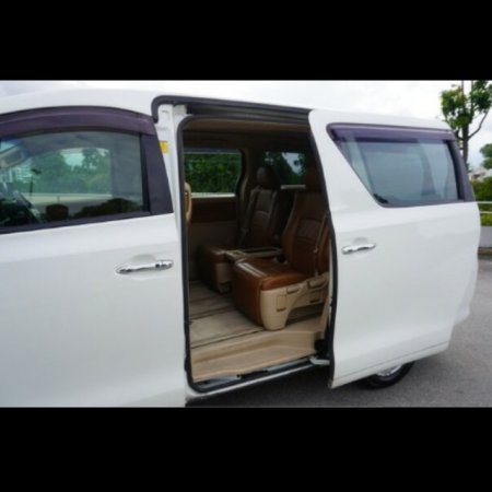 2014 Toyota Vellfire HYBRID 2.4X E-4WD 5DR AUTO €24,300 thumbnail