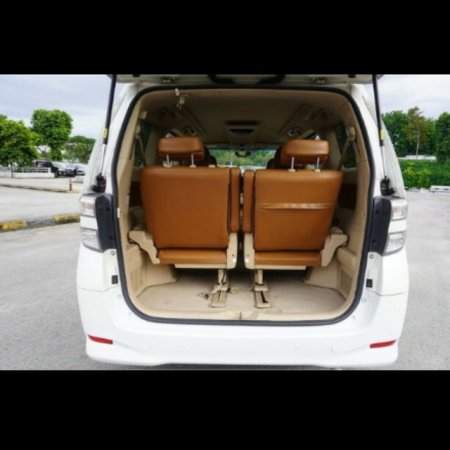 2014 Toyota Vellfire HYBRID 2.4X E-4WD 5DR AUTO €24,300 thumbnail