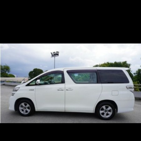 2014 Toyota Vellfire HYBRID 2.4X E-4WD 5DR AUTO €24,300 thumbnail