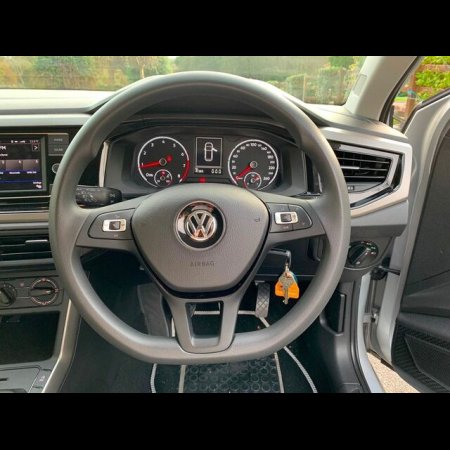 2018 Volkswagen Polo TRENDLINE 1.0 MANUAL 5SPEED 65HP 5DR €6,200 thumbnail