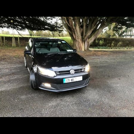  Power Heated External Mirrors In Black Touch-screen Media System With cruise control