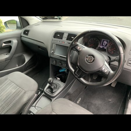 2017 Volkswagen Polo TRENDLINE 1.0 60HP MANUAL 5SPEED 5DR €11,000 thumbnail