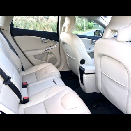 2017 Volvo V40 D2 MOMENTUM ED 5DR €18,995 thumbnail