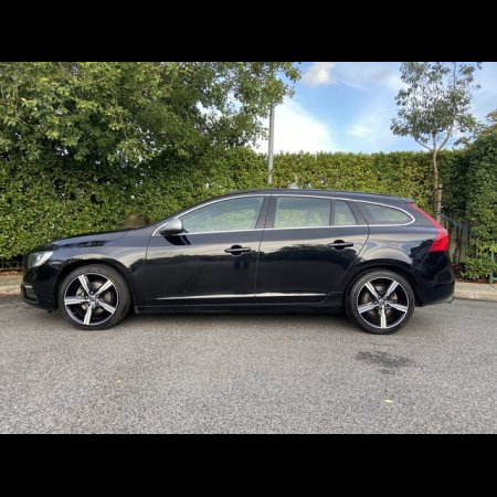 2017 Volvo V60 D2 R-DESIGN SE 5DR