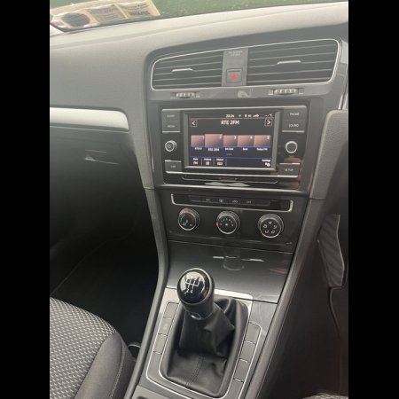 2019 Volkswagen Golf TRENDLINE 1.6 TDI MANUAL 5SPEED 5DR 115HP 5 €18,995 thumbnail