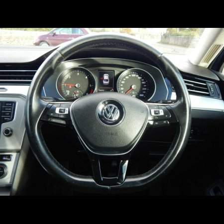 2015 Volkswagen Passat COMFORTLINE 1.6 TDI MANUAL 6SPEED FWD 120HP 4DR €4,900 thumbnail