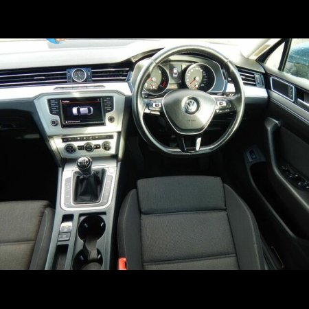 2015 Volkswagen Passat COMFORTLINE 1.6 TDI MANUAL 6SPEED FWD 120HP 4DR €4,900 thumbnail