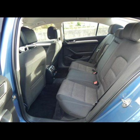 2015 Volkswagen Passat COMFORTLINE 1.6 TDI MANUAL 6SPEED FWD 120HP 4DR €4,900 thumbnail