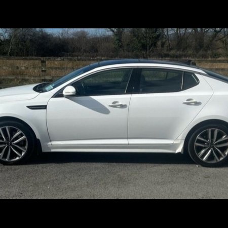 2014 Nissan Qashqai 1.7 diesel Kia Optima platinum