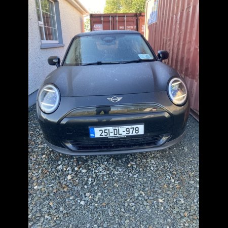 2025 Mini Cooper J01 CLASSIC E 3DR AUTO €33,000 thumbnail