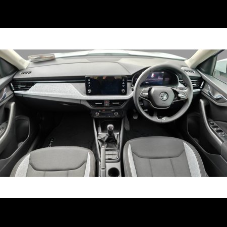2025 Skoda Kamiq SELECTION 1.0 TSI 115 BHP- AS NEW WITH JUST 5800KM-EX DEMO-FULL FACTORY WARRANTY