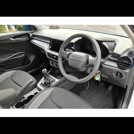 2025 Skoda Fabia ESSENCE 1.0 MPI 80HP-FREE TECH PACK-METALLIC PAINT-MUDFLAPS