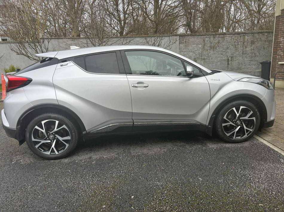 2019 Toyota - image 8