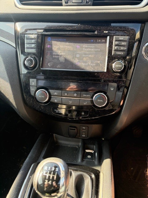 2017 Nissan X-Trail - image 8