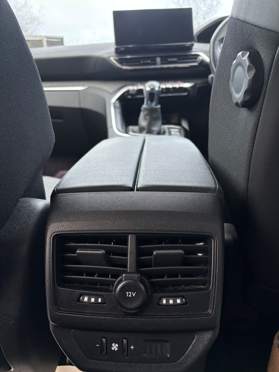 2021 Peugeot 5008 Allure €31,300