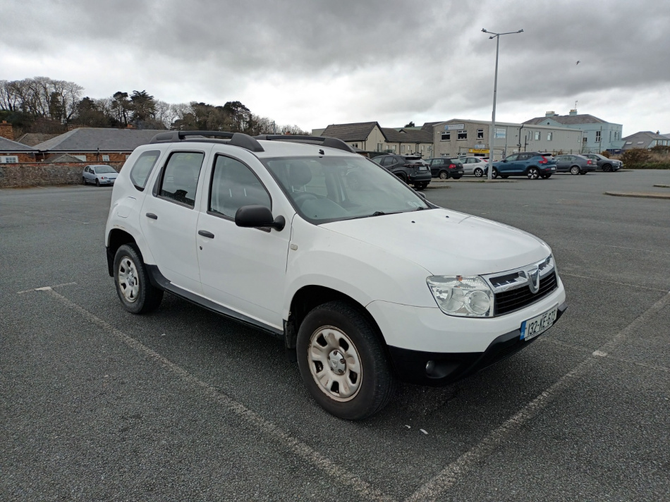2013 Dacia Duster - image 8