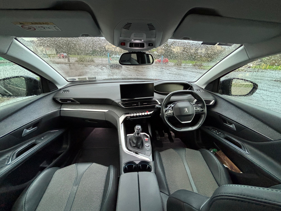 2021 Peugeot 5008 Allure €31,300