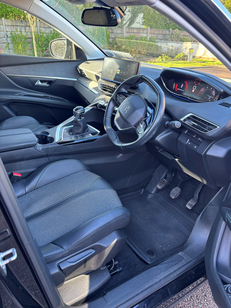 2021 Peugeot 5008 Allure €31,300