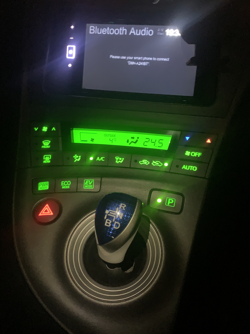 2015 Toyota  DAA-ZVW30 €11,500