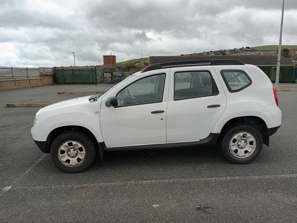 2013 Dacia Duster - image 4