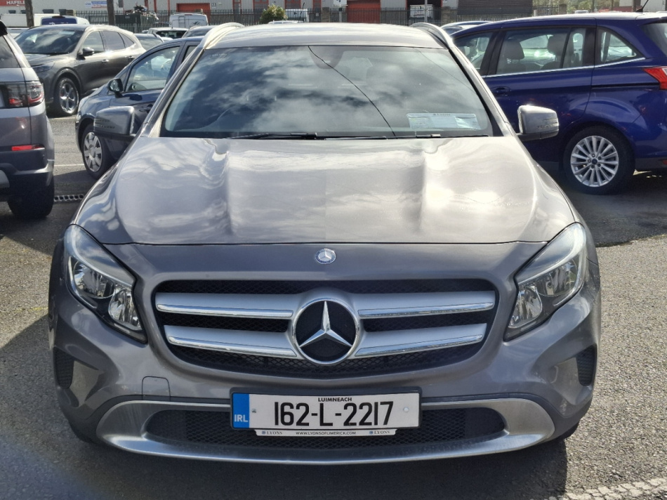 2016 Mercedes-Benz GLA CLASS - image 4