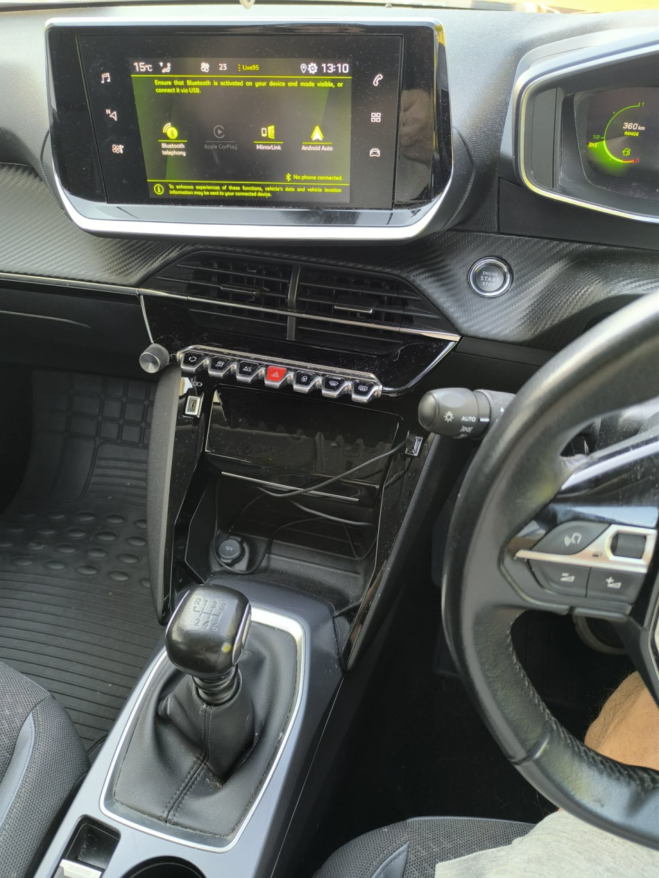 2021 Peugeot - image 4