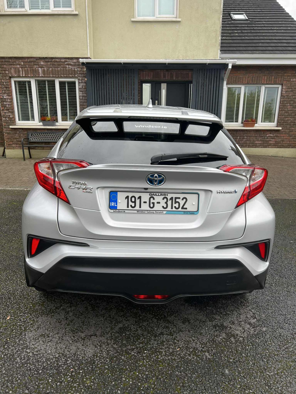 2019 Toyota - image 2