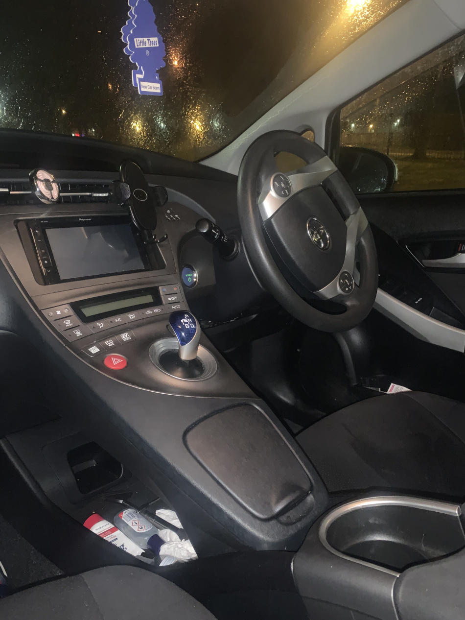 2015 Toyota  DAA-ZVW30 €11,500