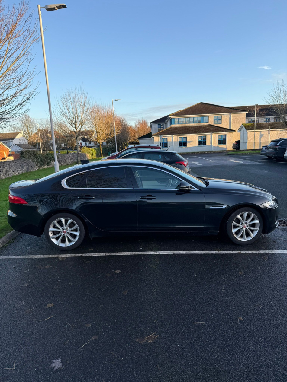 2017 Jaguar   €13,950