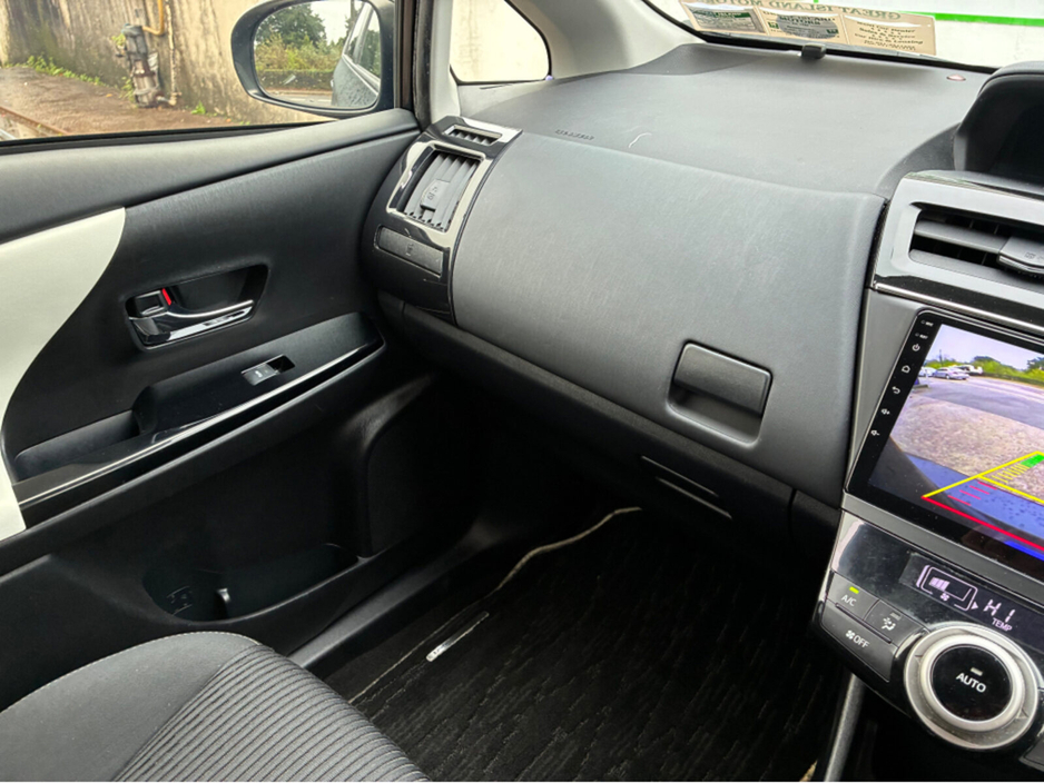 2017 Toyota Prius Alpha 1.8i Petrol Hybrid 5 Seater Automatic €17,950