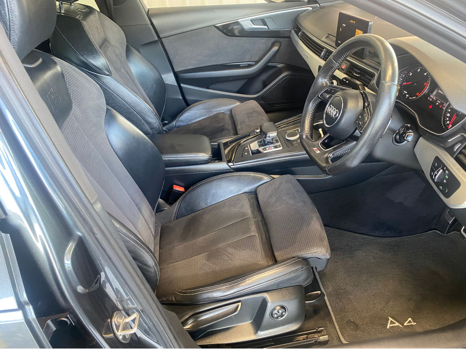 2016 Audi A4 - image 12