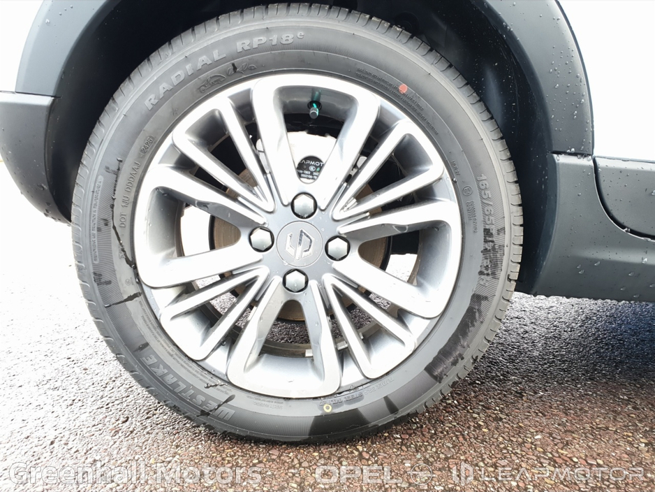 2026 Leapmotor T03 - image 6