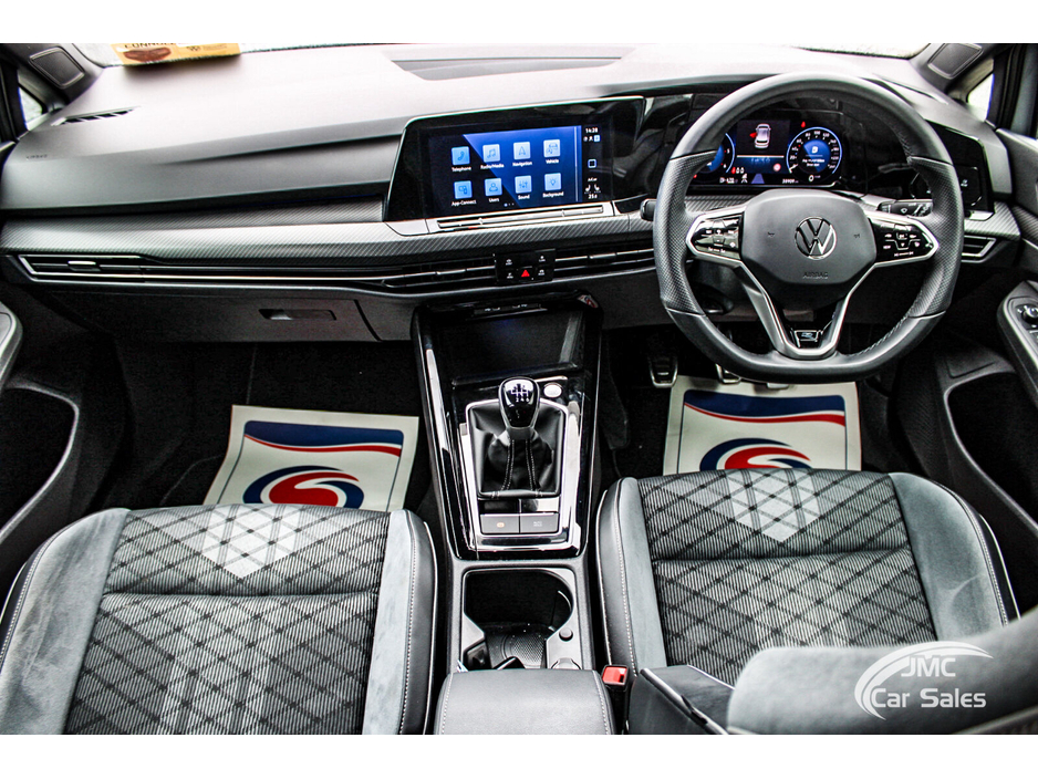 2024 Volkswagen Golf - image 26