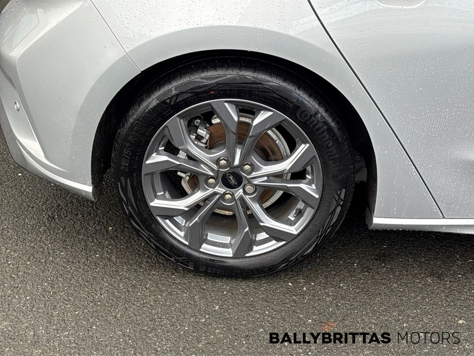 2025 Ford Focus - image 9