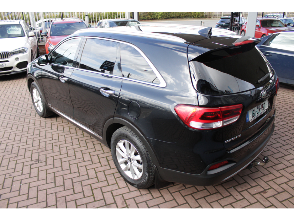 2016 Kia Sorento - image 6