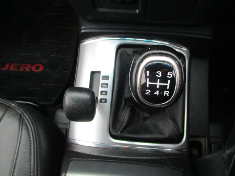 2013 Mitsubishi Shogun 3.2 DID WARRIOR SWB COMM €18,995