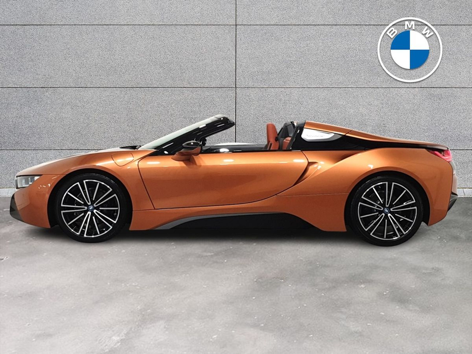 2019 BMW i8 - image 3