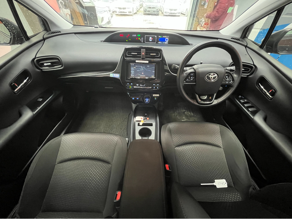 2022 Toyota Prius - image 13