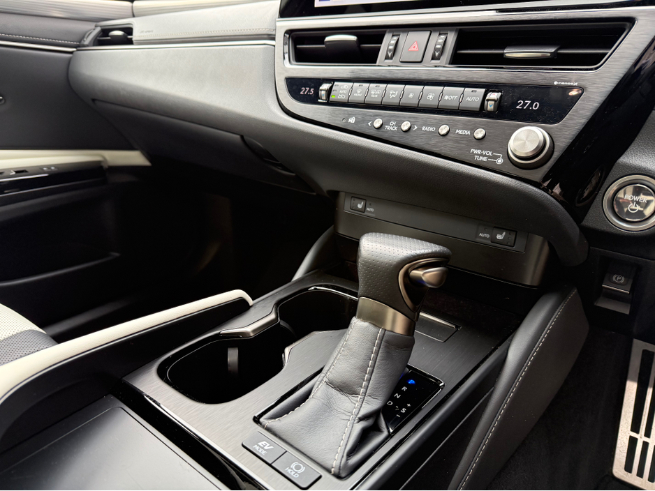 2024 Lexus ES 300 H F SPORT ES 300H 4DR AUTO €48,950