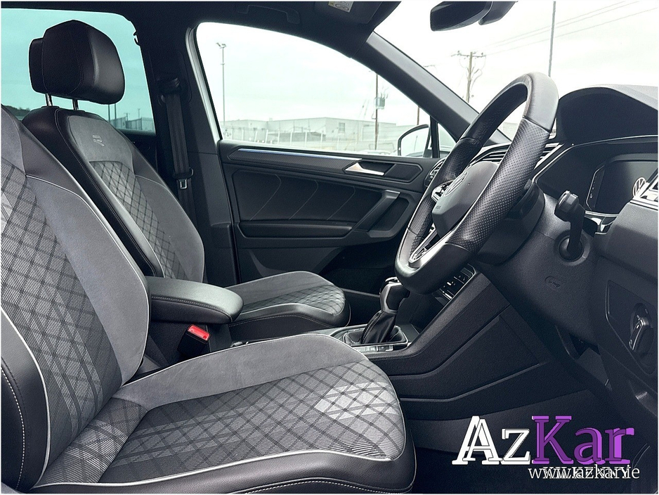 2023 Volkswagen Tiguan - image 11