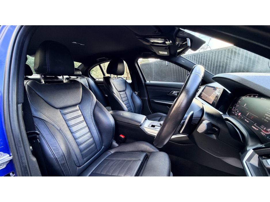 2020 BMW 3 Series - image 4