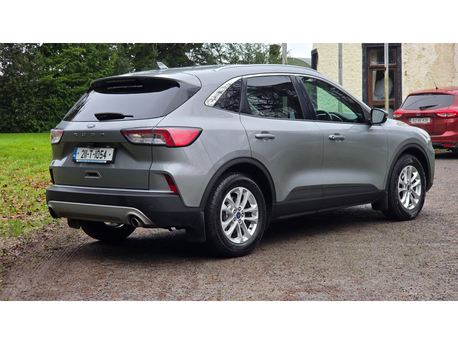 2021 Ford Kuga - image 4