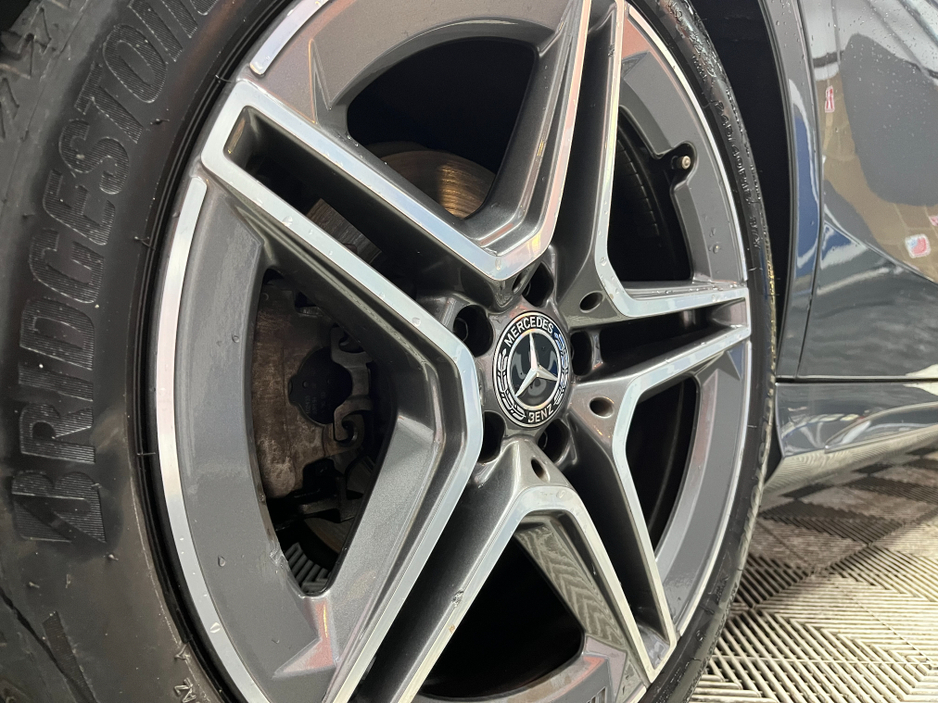 2020 Mercedes-Benz C Class 2020 MERCEDES-BENZ C220D LAUREUS EDITION SPORTS P 2.0 AUTOMATIC / CRUISE CONTROL / REVERSE CAMERA / ELECTRIC MEMORY & HEATED SEATS / PADDLE SHIFTERS AND MORE