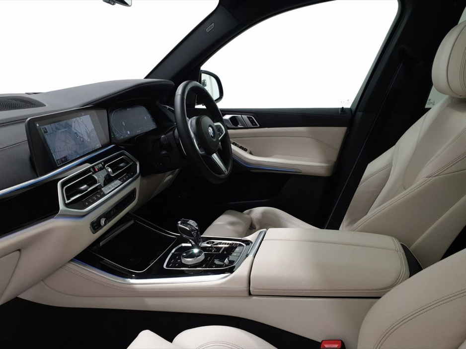 2021 BMW X5 xDrive45e M Sport €59,950