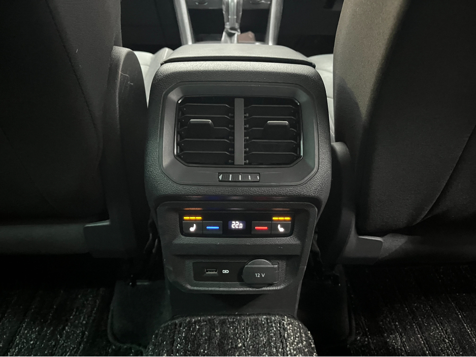 2018 Volkswagen Tiguan - image 14