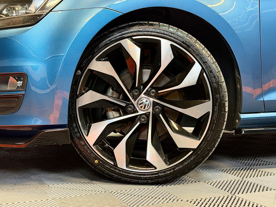 2014 Volkswagen Golf - image 12