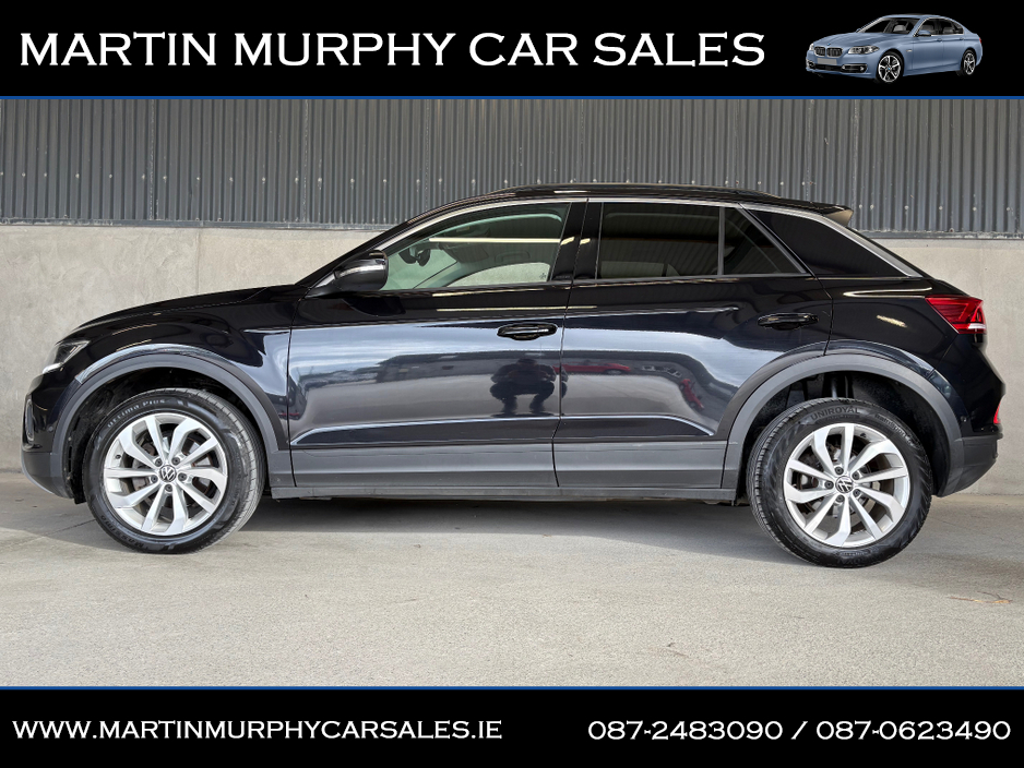 2023 Volkswagen T-Roc - image 3