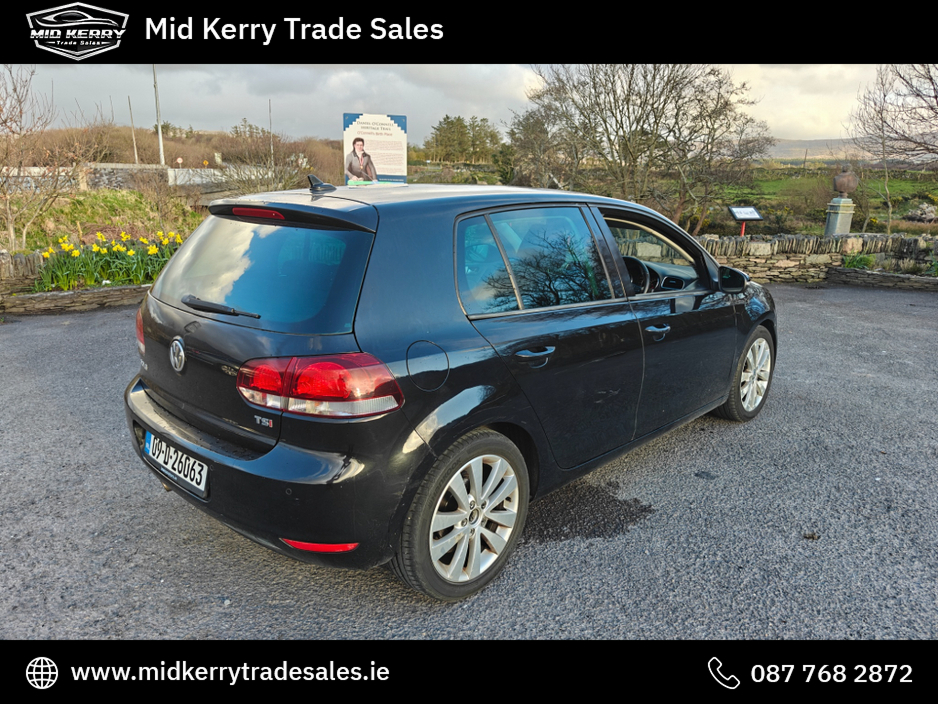 2009 Volkswagen Golf - image 3