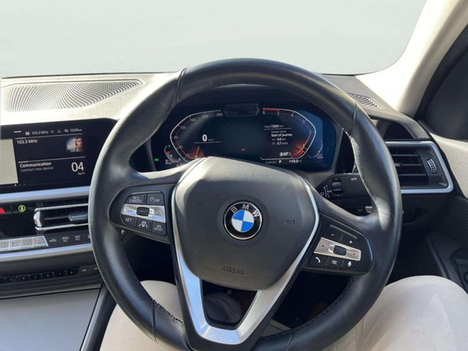 2019 BMW 3 Series - image 23