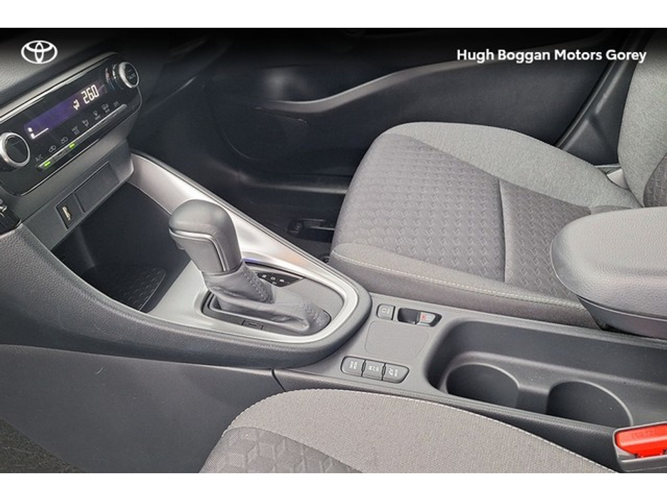 2025 Toyota Yaris YARIS HYBRID 1.5 LUNA